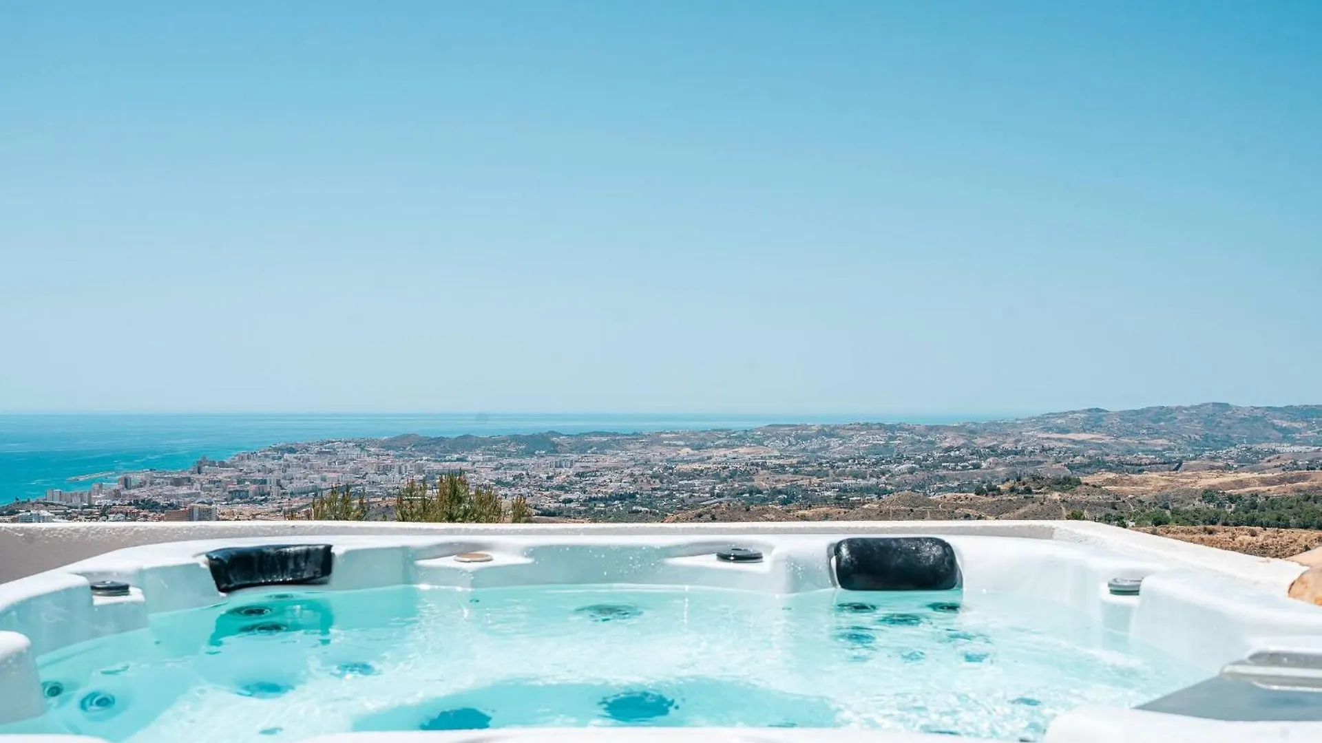 New Renovated Townhouse With Sea View And Jacuzzi Villa Malaga