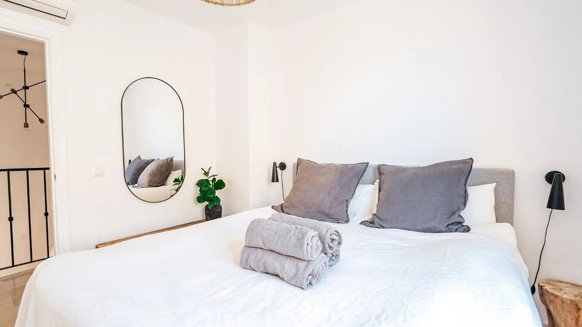 New Renovated Townhouse With Sea View And Jacuzzi Villa Malaga