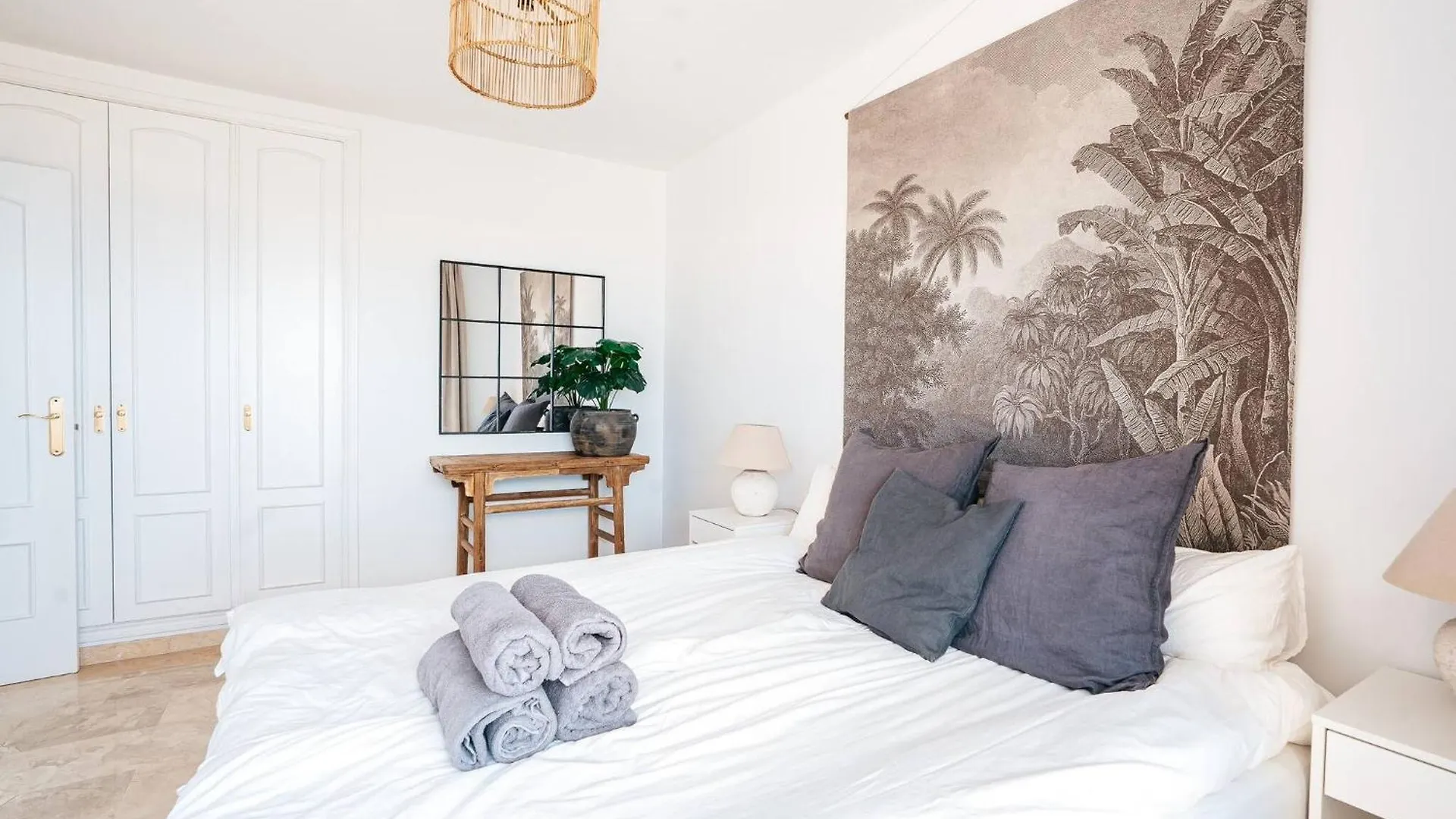 New Renovated Townhouse With Sea View And Jacuzzi Villa Malaga Holiday home
